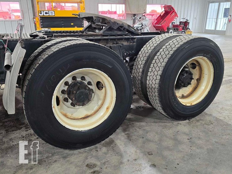 2015-kenworth-t680-image-20
