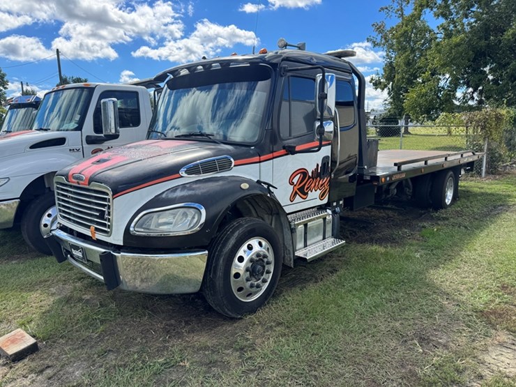 2023-freightliner-m2-medium-duty-flatbed-rollback-detroit-dd8-diesel---199,523-miles-showing-image-1