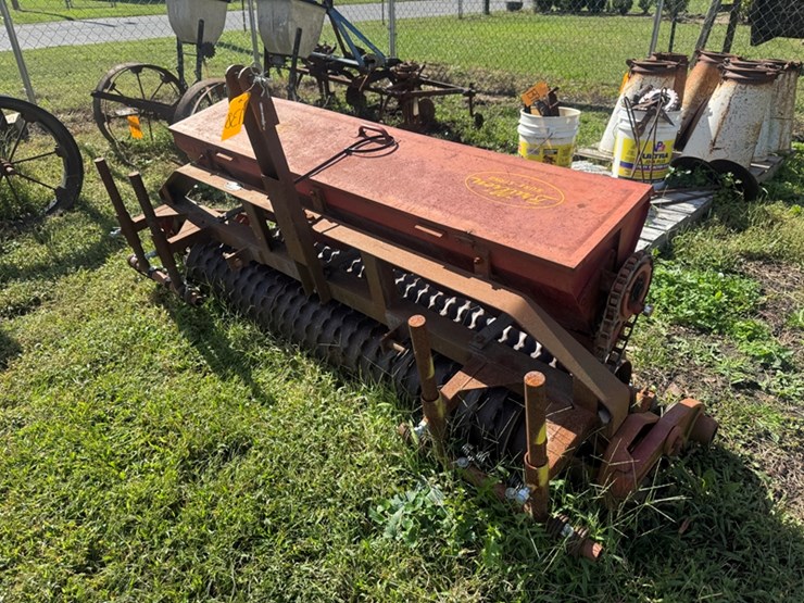 brillion-iron-works-ss-60-01-3-point-cultipacker-seeder-image-1