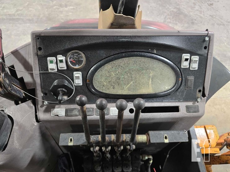 2005-case-570m-xt-ii-image-21