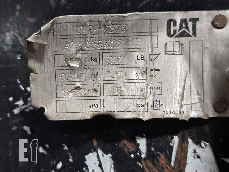 2021-caterpillar-299d3-image-13