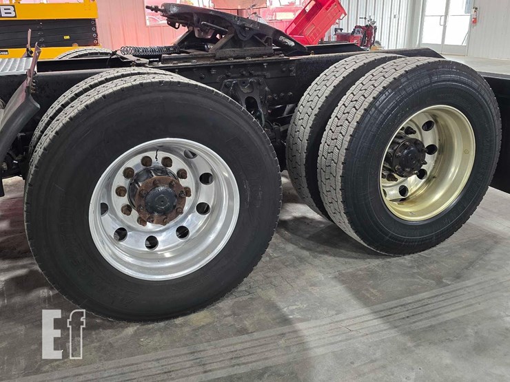 2020-kenworth-t680-image-22