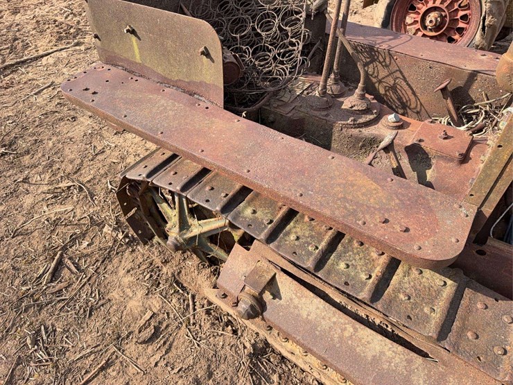 caterpillar-ten-image-24