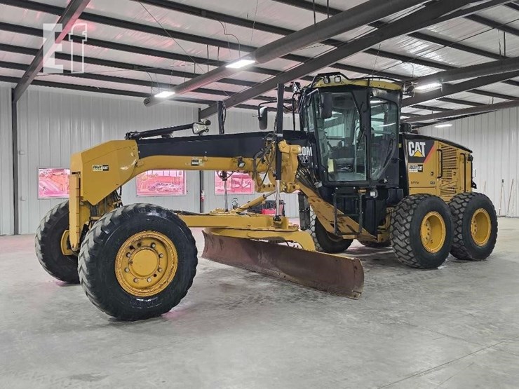 2010-caterpillar-120m-awd-image-1