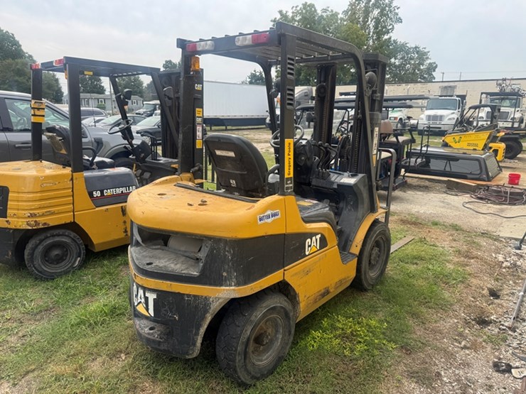 cat-p5000-diesel-forklift---semi-pneumatic-tire---3-stage-mast---3,110-hours-showing-image-3