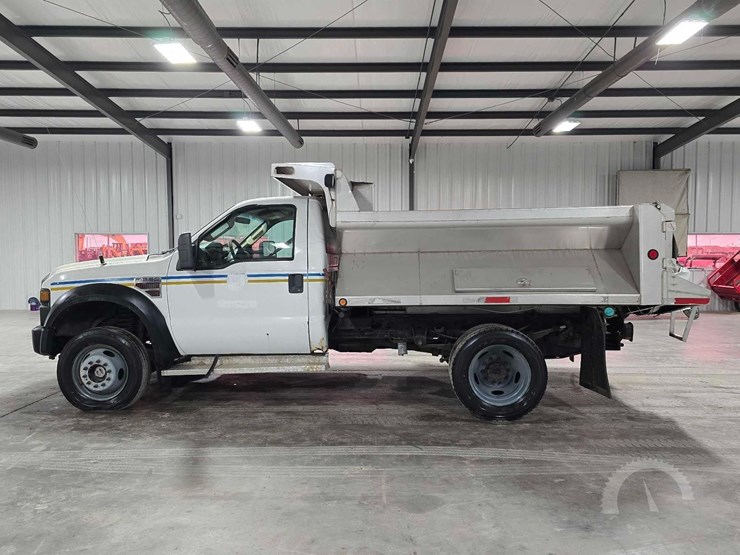 2010-ford-f550-image-5
