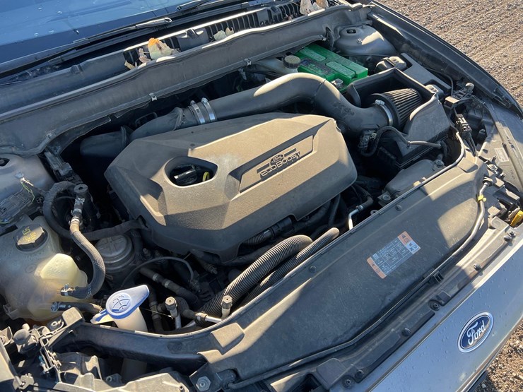 2013-ford-fusion-se-sedan-image-15