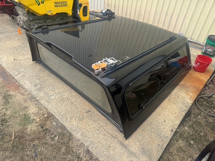 pickup-camper-shell-image-1
