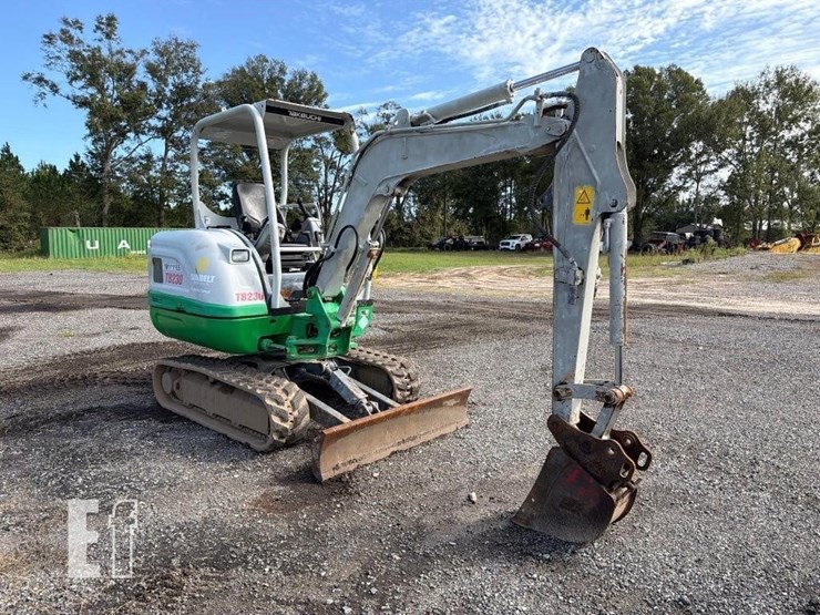 2018-takeuchi-tb230-image-1