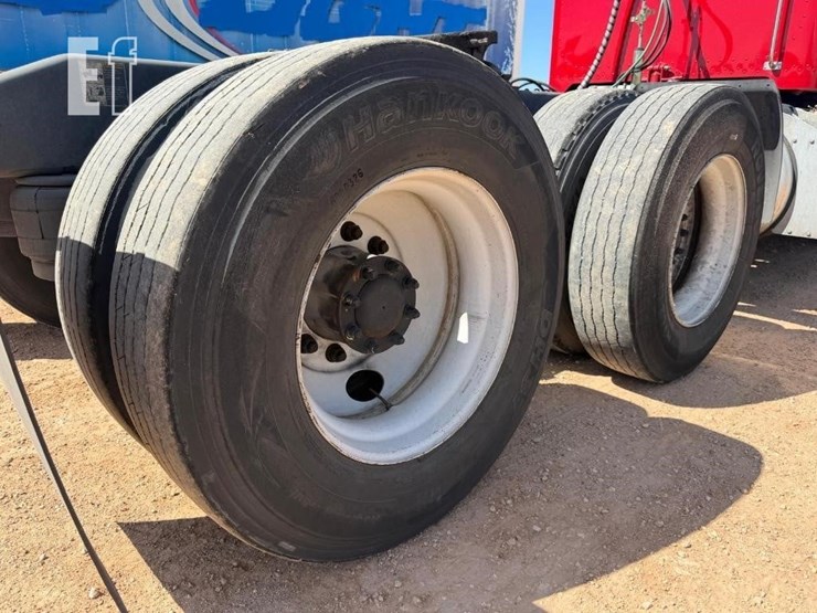 2013-peterbilt-386-image-25