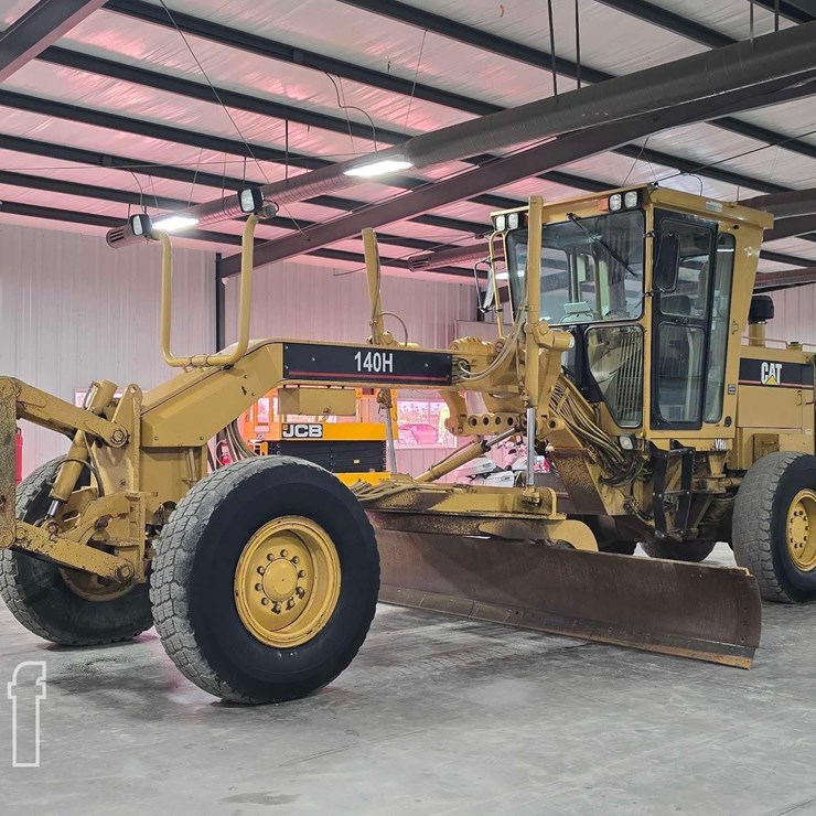 2001 CATERPILLAR 140H