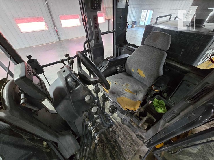 2012-deere-672g-image-13