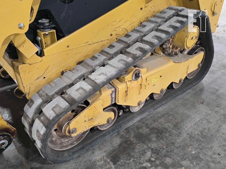 2021-caterpillar-259d3-image-31