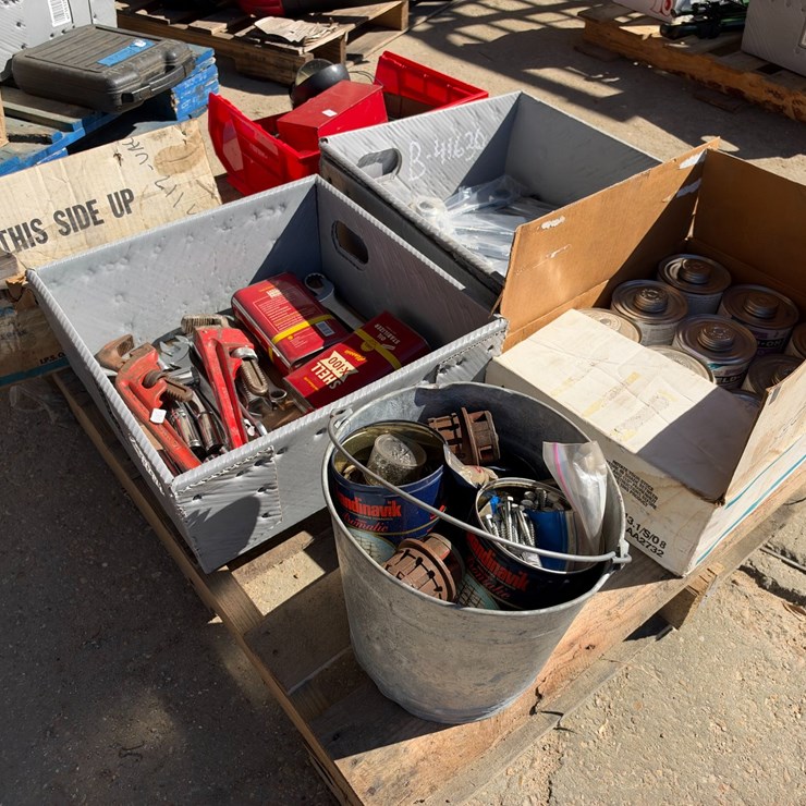 #41630 • MISCELLANEOUS SOCKETS AND WRENCHES, (2) BOXES OF WELD ON PRIMER