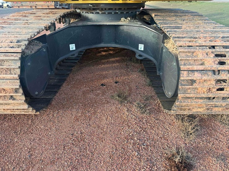 2021-komatsu-pc170lc-11-excavator-image-13