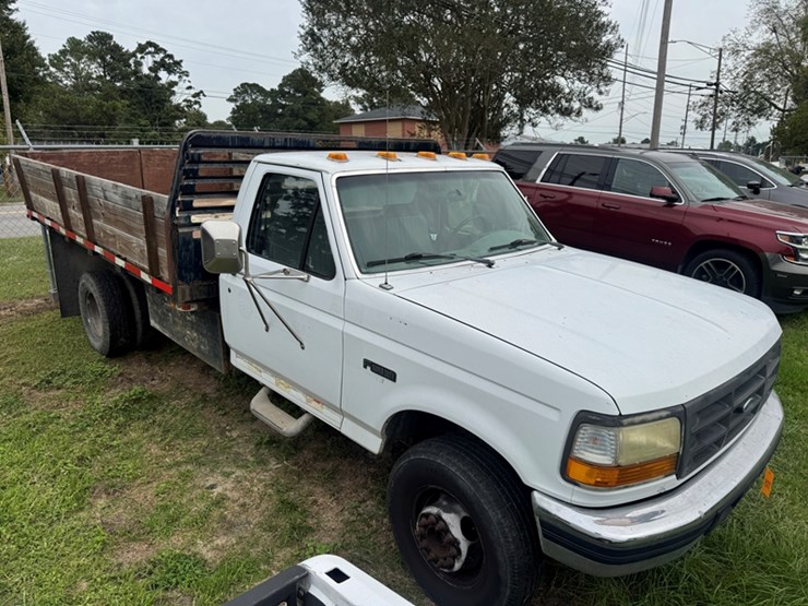1997-ford-f-450-regular-cab-dump-body/flatbed-7.3l-powerstroke---5-speed-trans-93,502-miles-showing-image-2