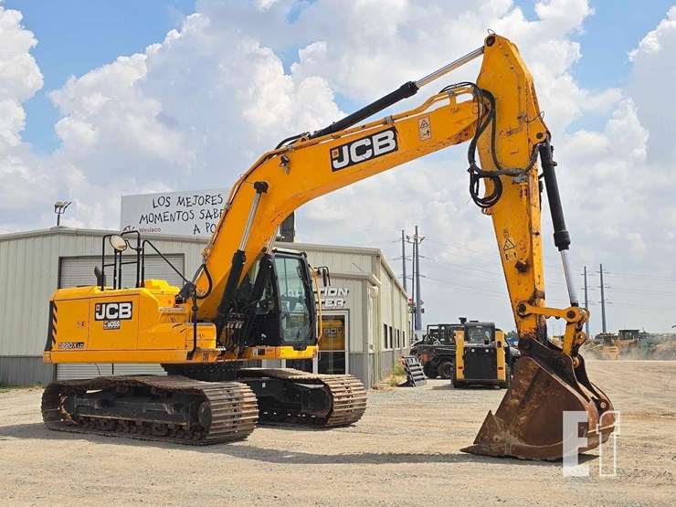 2023-jcb-220x-lc-image-2
