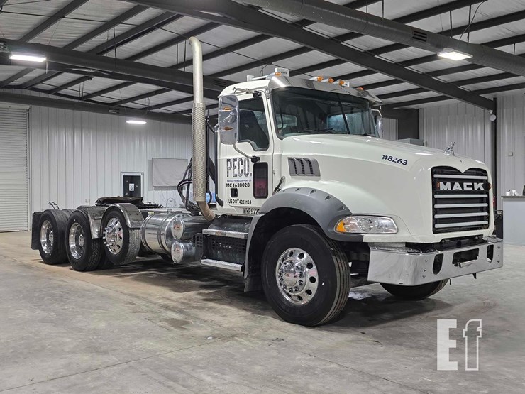 2020-mack-granite-64bt-image-2