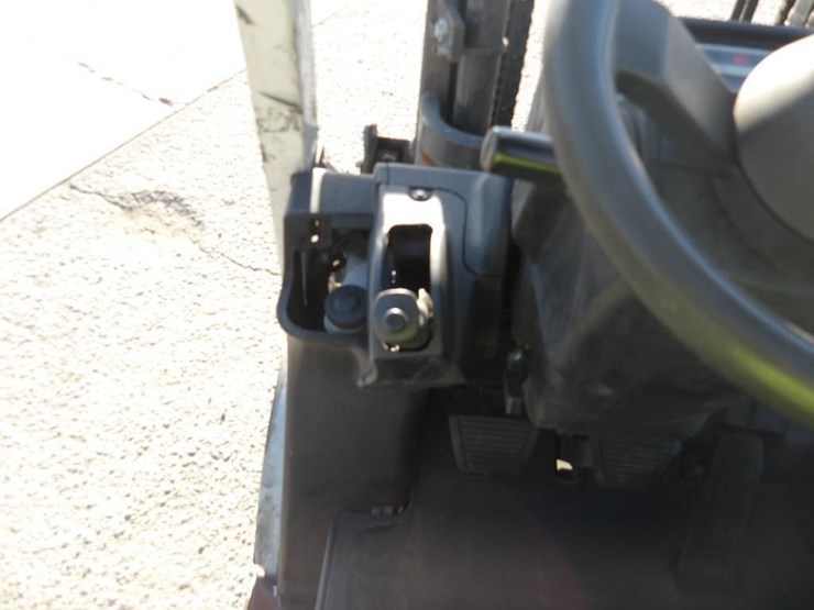2017-unicarriers-mcp1f2a25lv-forklift-image-22