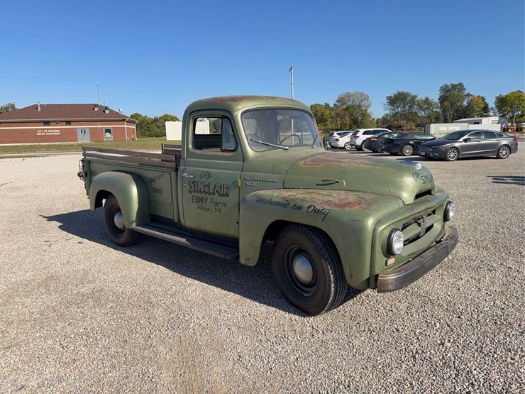 1953-international-r-112---tons-of-upgrades!-image-9
