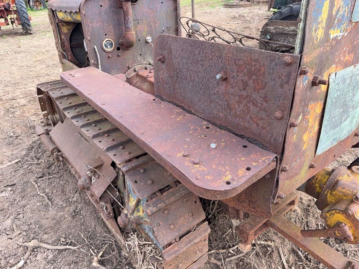 caterpillar-ten-image-32