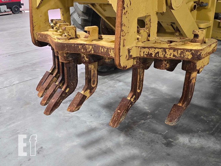 2009-caterpillar-120m-image-14