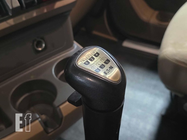 2019-kenworth-t680-image-15