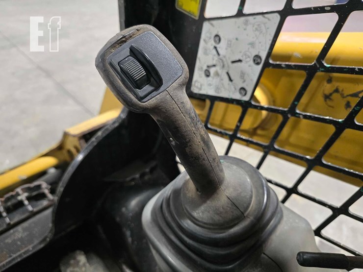 2019-caterpillar-259d-image-8