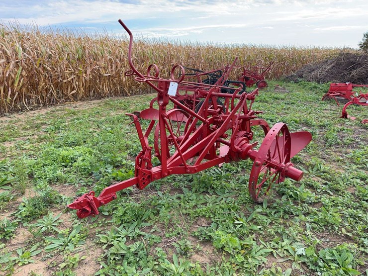 oliver-no.-21-2-way-plow-image-1