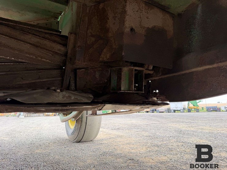 john-deere-moco-946-pull-type-swather-image-18