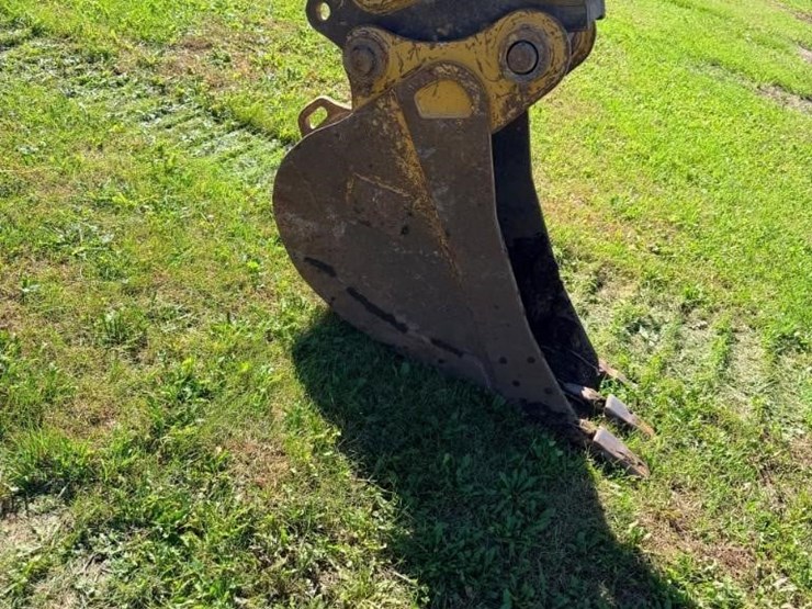2015-caterpillar-314e-lcr-image-9