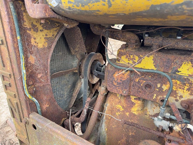 caterpillar-ten-image-44