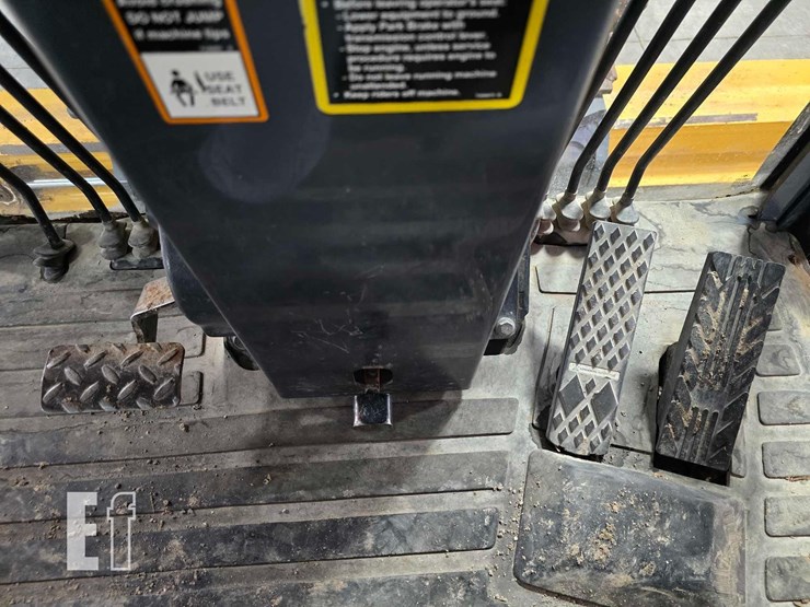 2012-deere-672g-image-15