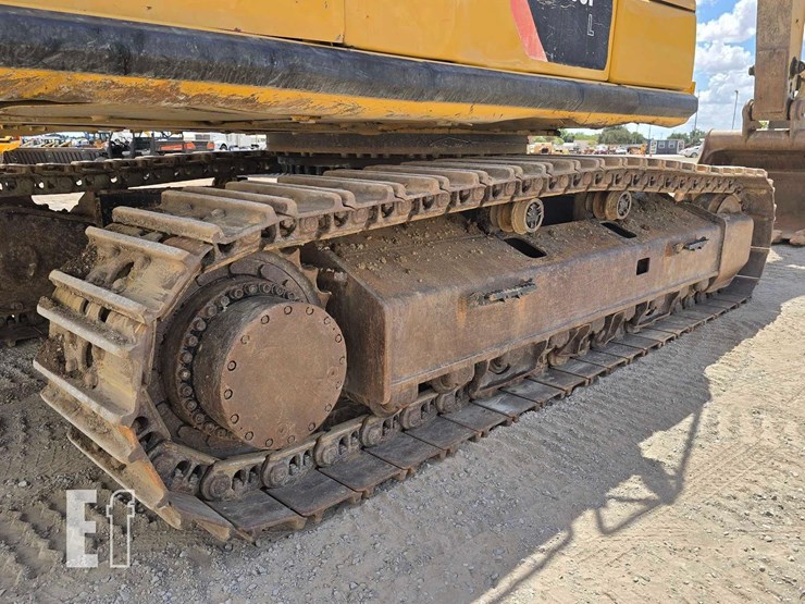 2016-caterpillar-336fl-image-38
