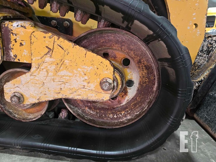 2021-caterpillar-289d3-image-34