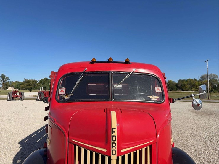 1937-1939-ford-cabover-truck-image-10