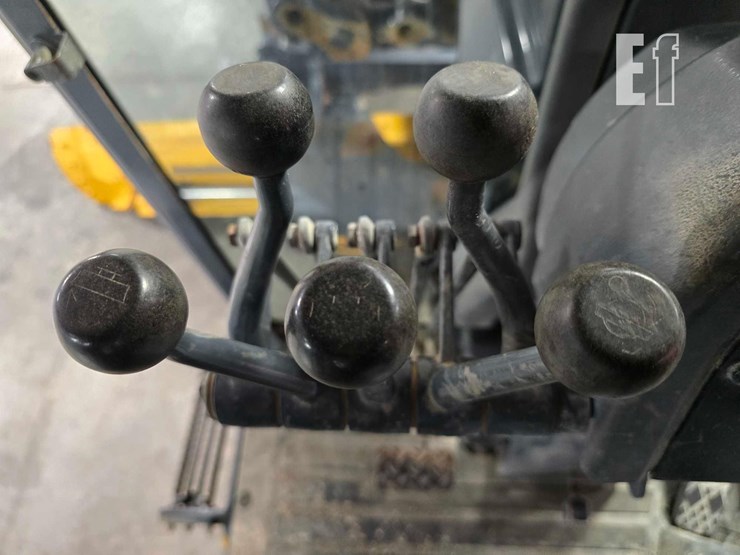 2012-deere-672g-image-17