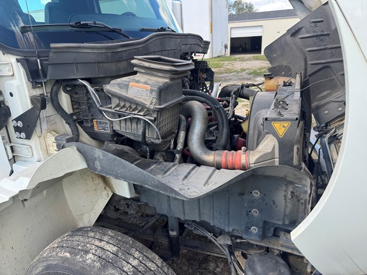2021-international-mv607-sba-medium-duty-flatbed-rollback-cummins-diesel---278,506-miles-showing-image-9