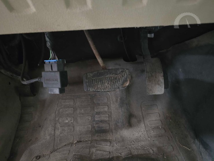 2010-ford-f550-image-11
