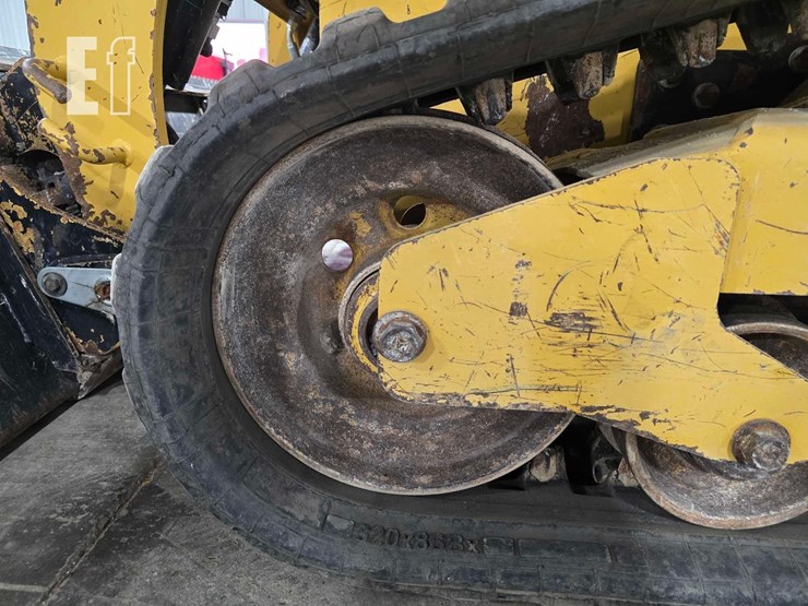2021-caterpillar-259d3-image-28