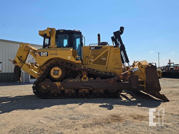 2013-caterpillar-d8t-image-6