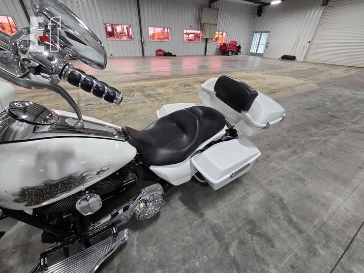 2013-harley-davidson-road-glide-image-9