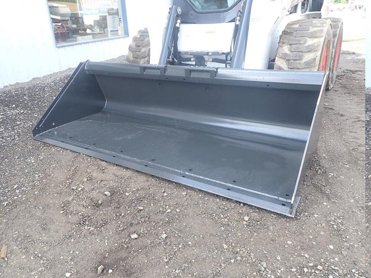bobcat-80"-heavy-duty-skid-steer-bucket-image-1