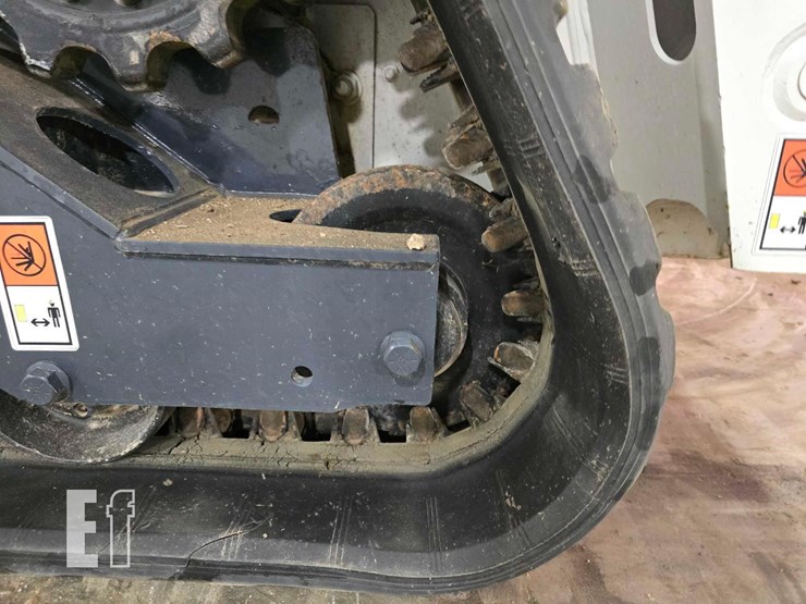 2021-bobcat-t64-image-22
