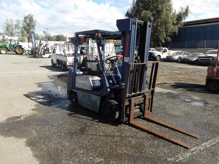komatsu-fg25st-11-forklift-image-2