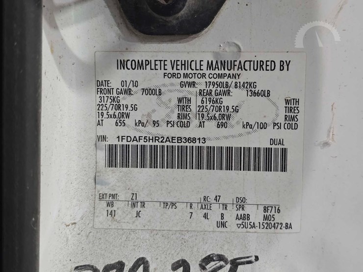 2010-ford-f550-image-24
