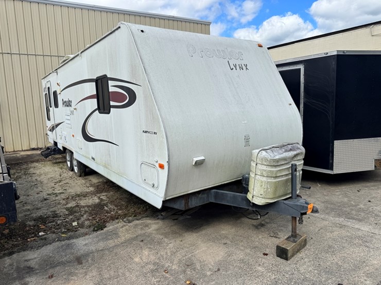2004-prowler-lynx-28'-tag-along-travel-trailer-(salvage-title)---1ec2y302744000168-image-2