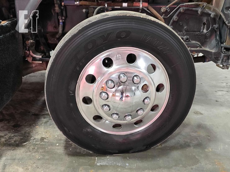 2012-kenworth-t800-image-22