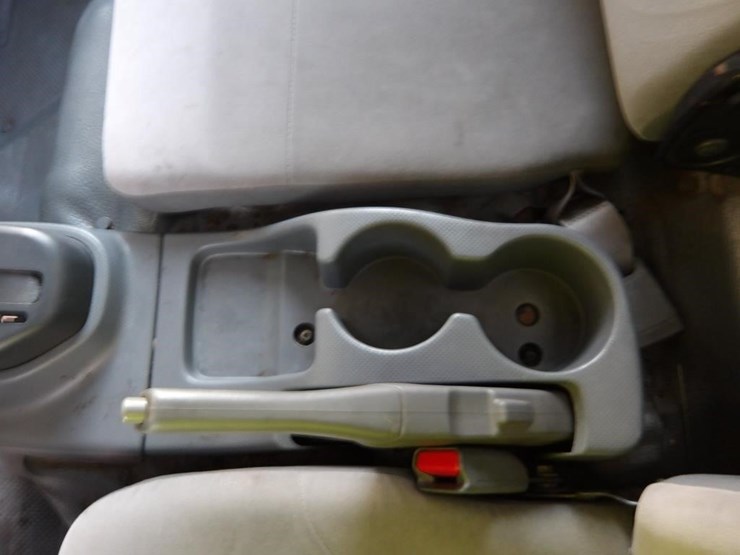 2016-isuzu-npr-image-74