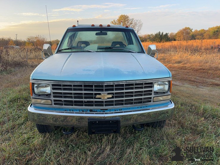 1993-chevrolet-k3500-4x4-pickup-image-2
